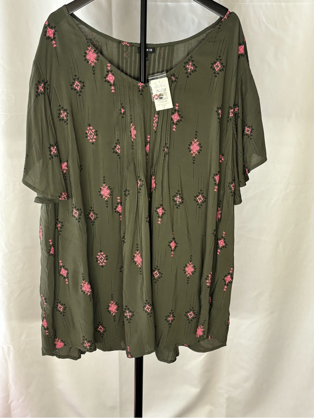 Torrid Olive Tunic Blouse w/Floral Embroidery Plus Size New w/ Tags Short Sleeve